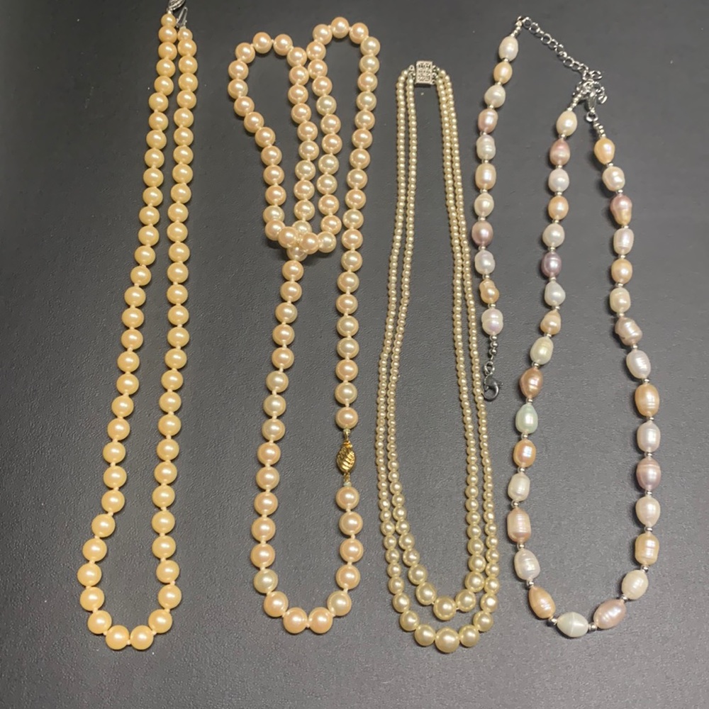 pearls necklaces